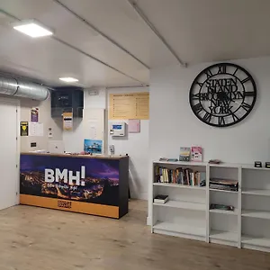  Albergue Metropolitan By Bossh